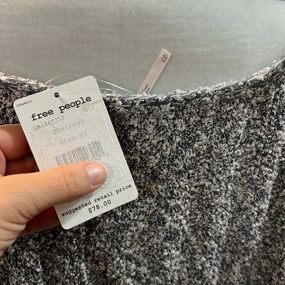 NWT FRee ppl Oversized knit, drop shoulder sweater - Picture 3 of 3